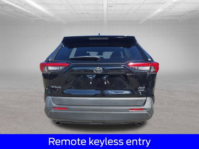Used 2022 Toyota RAV4 XLE AWD/4WD image 8
