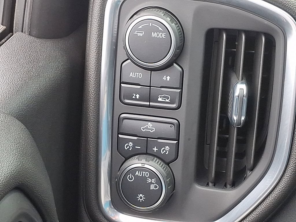 Used 2022 Chevrolet Silverado 1500 LT AWD/4WD image 24