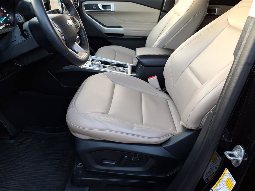 Certified 2022 Ford Explorer XLT w/ Equipment Group 202A image 15