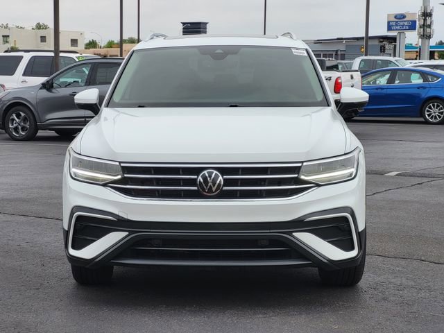 Used 2022 Volkswagen Tiguan SE w/ Panoramic Sunroof Package AWD/4WD image 2