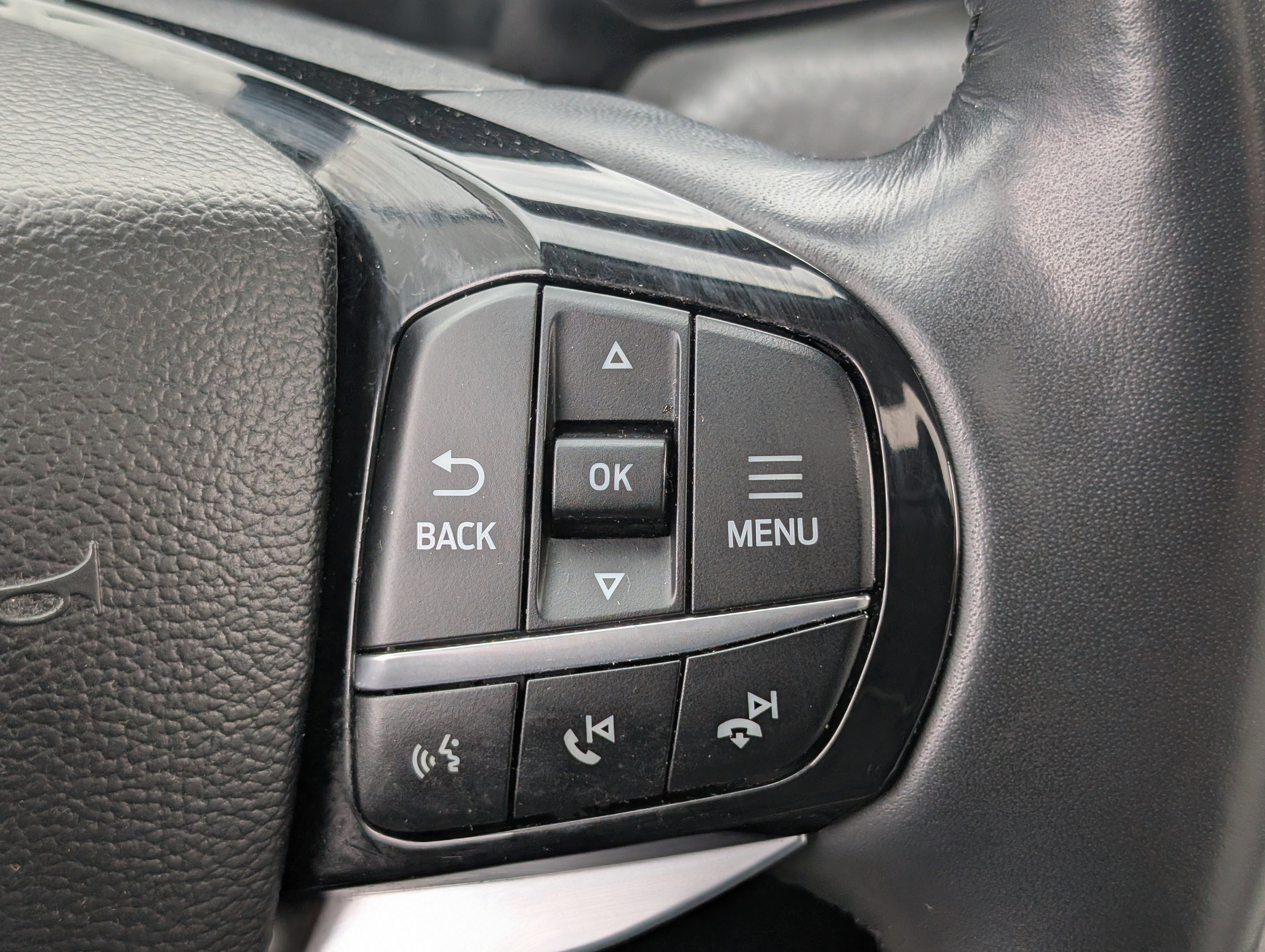 Certified 2025 Ford Explorer Platinum w/ Ultimate Package image 29