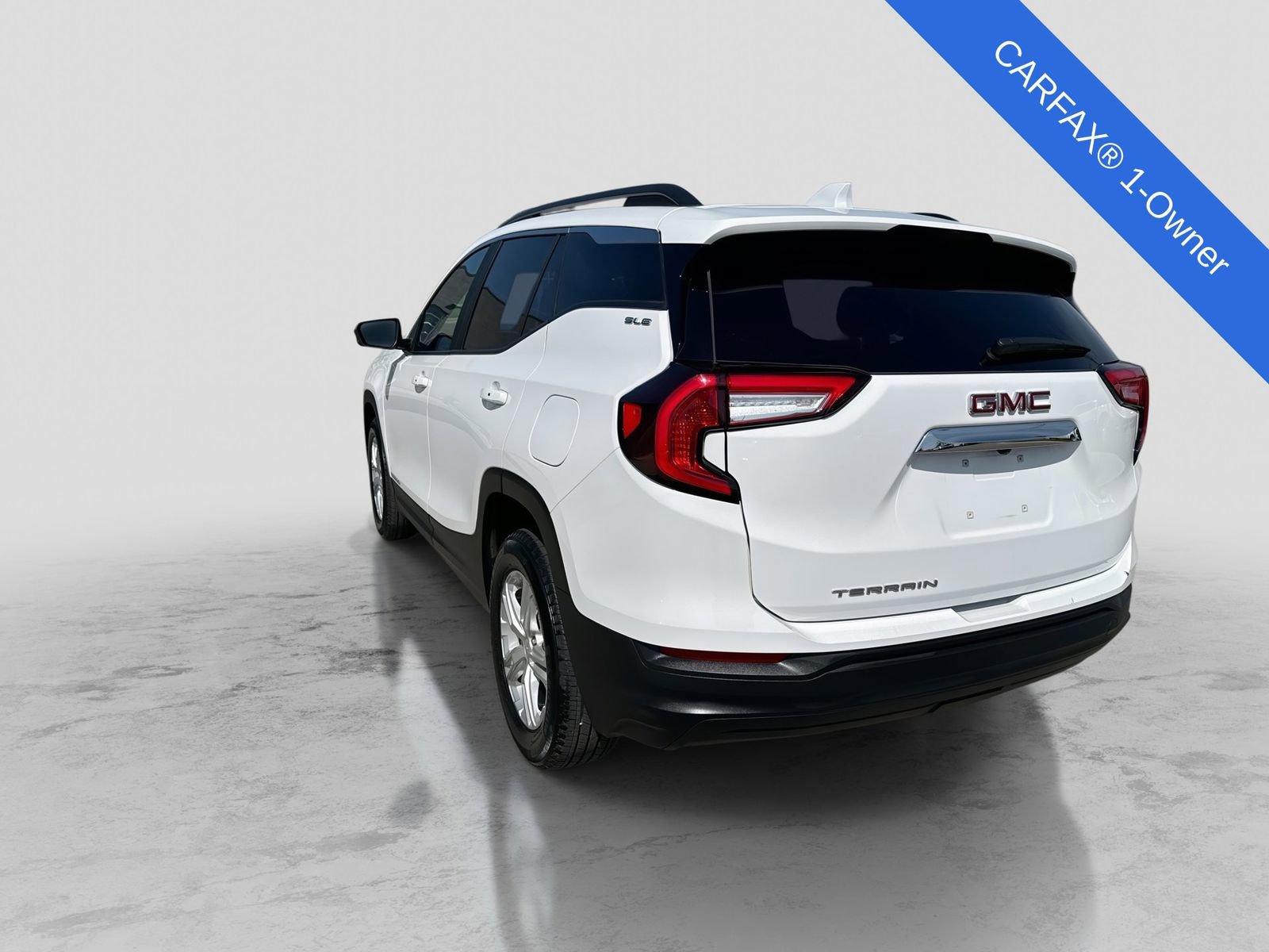 Used 2023 GMC Terrain SLE w/ Driver Convenience Package FWD image 5