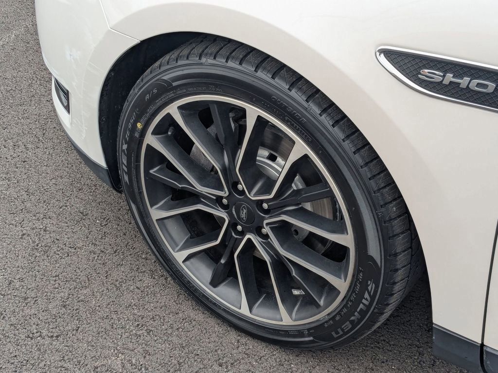 Certified 2018 Ford Taurus SHO image 24