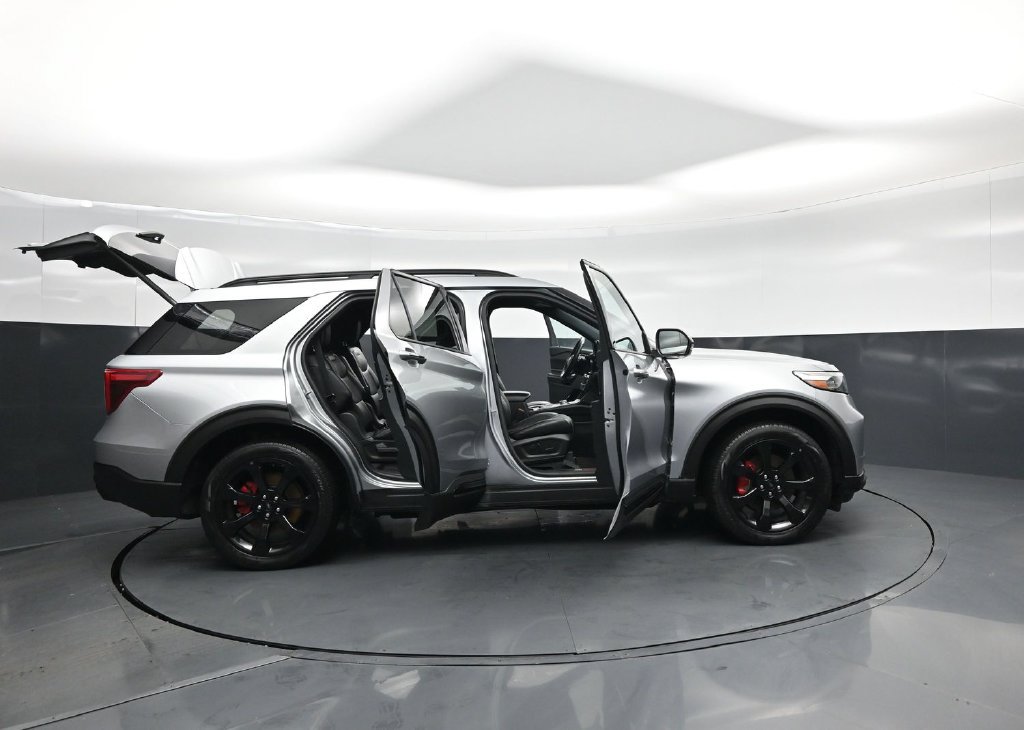 Certified 2023 Ford Explorer ST w/ Equipment Group 401A AWD/4WD image 5