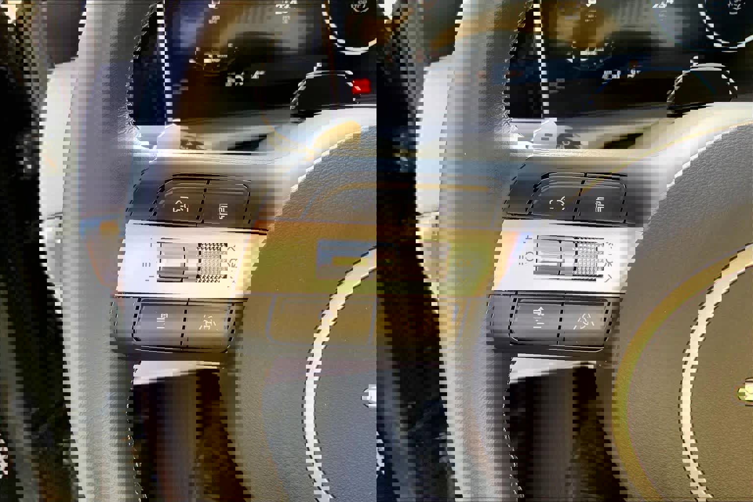 Used 2025 Hyundai Tucson Limited image 24