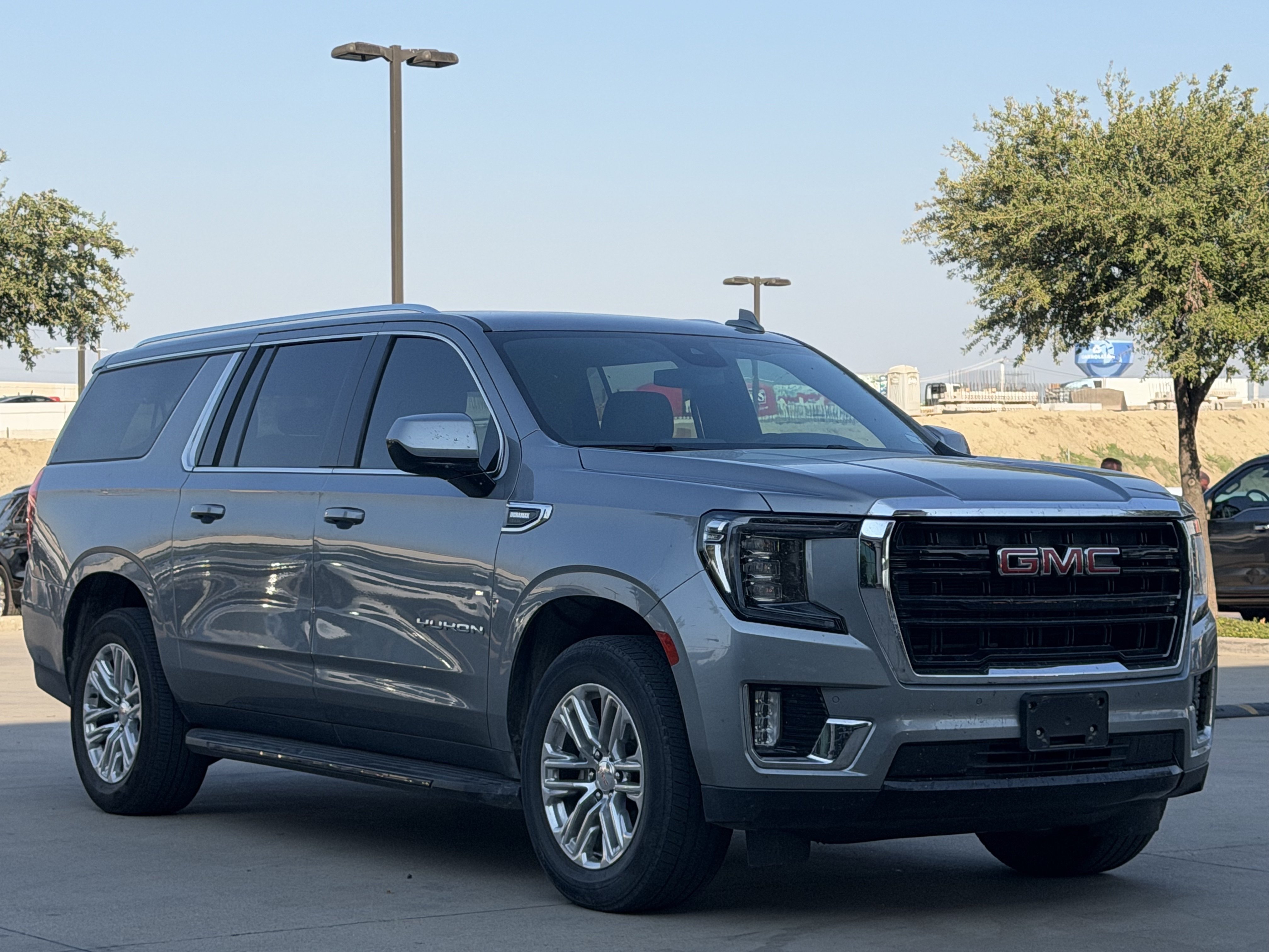 Used 2023 GMC Yukon XL SLE w/ Max Trailering Package RWD image 1