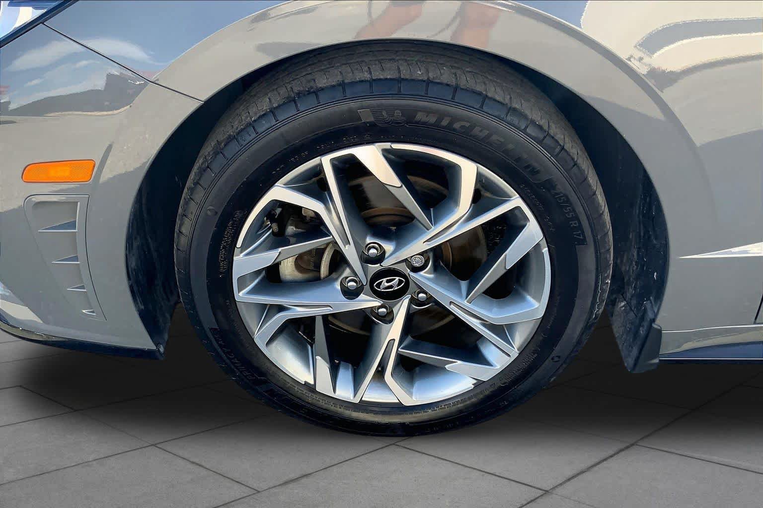 Used 2023 Hyundai Sonata SEL w/ Convenience Package FWD image 10