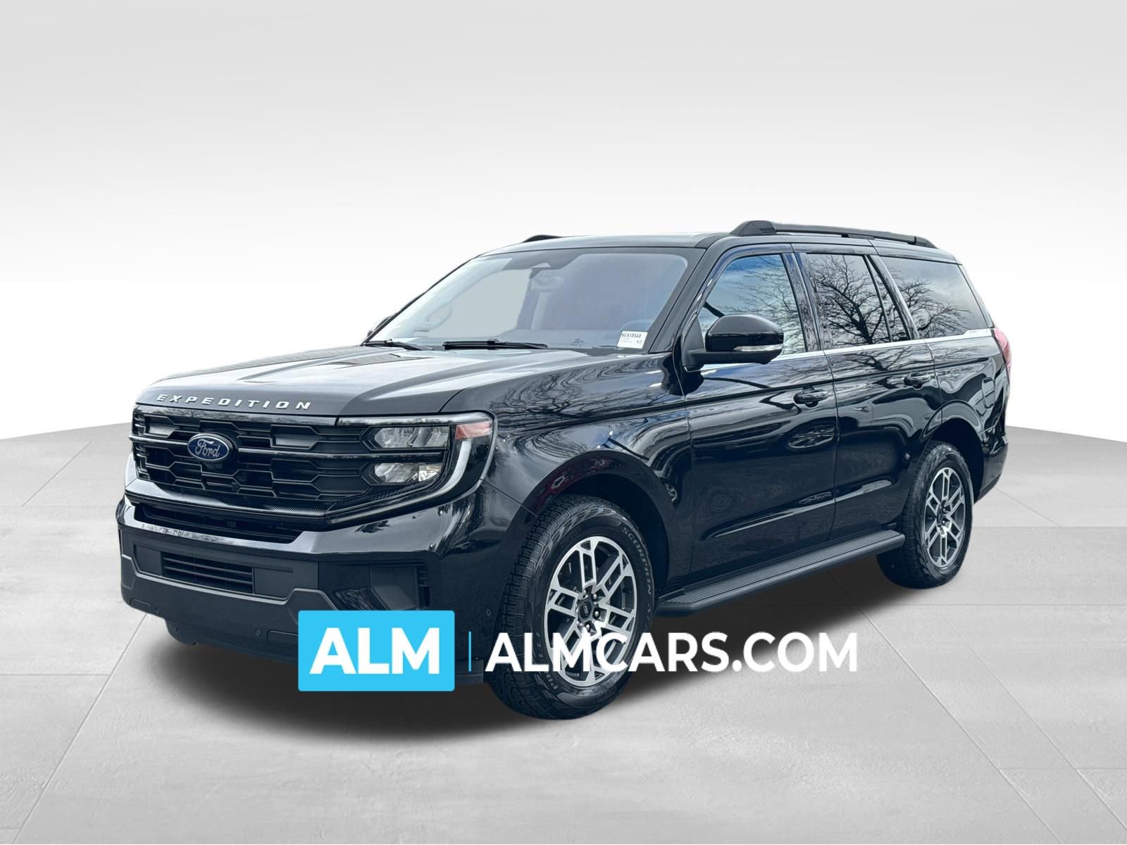 Certified 2025 Ford Expedition Active AWD/4WD image 1
