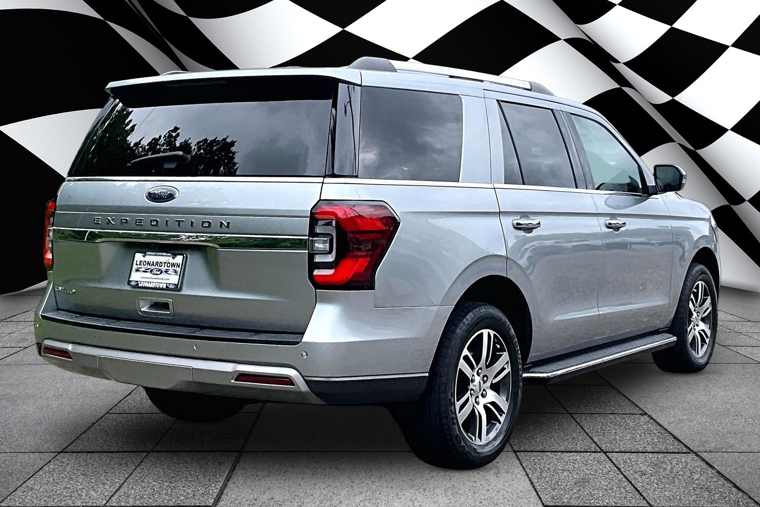Certified 2022 Ford Expedition Limited AWD/4WD image 2