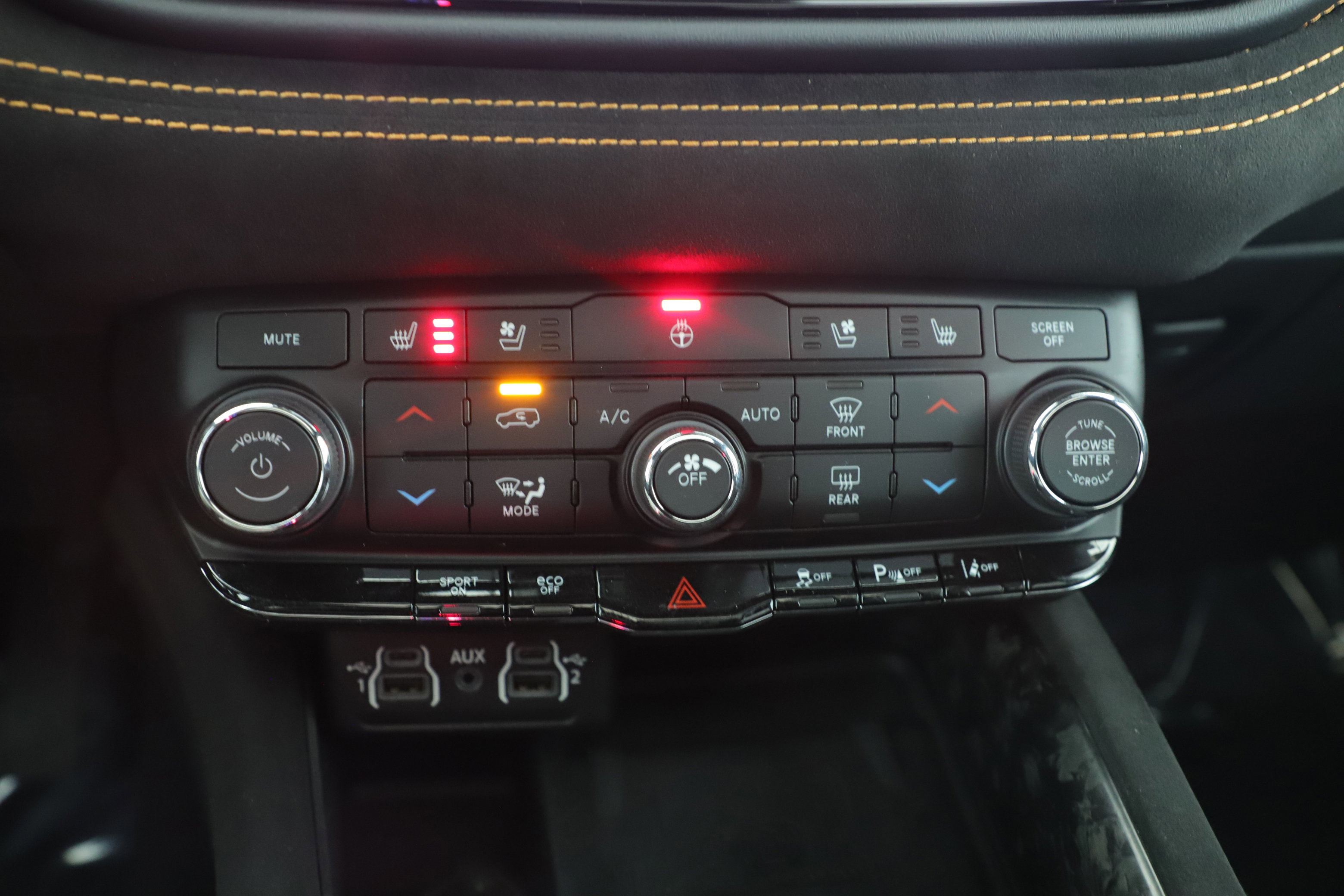 Used 2023 Dodge Durango R/T w/ Hemi Orange Plus Package image 26