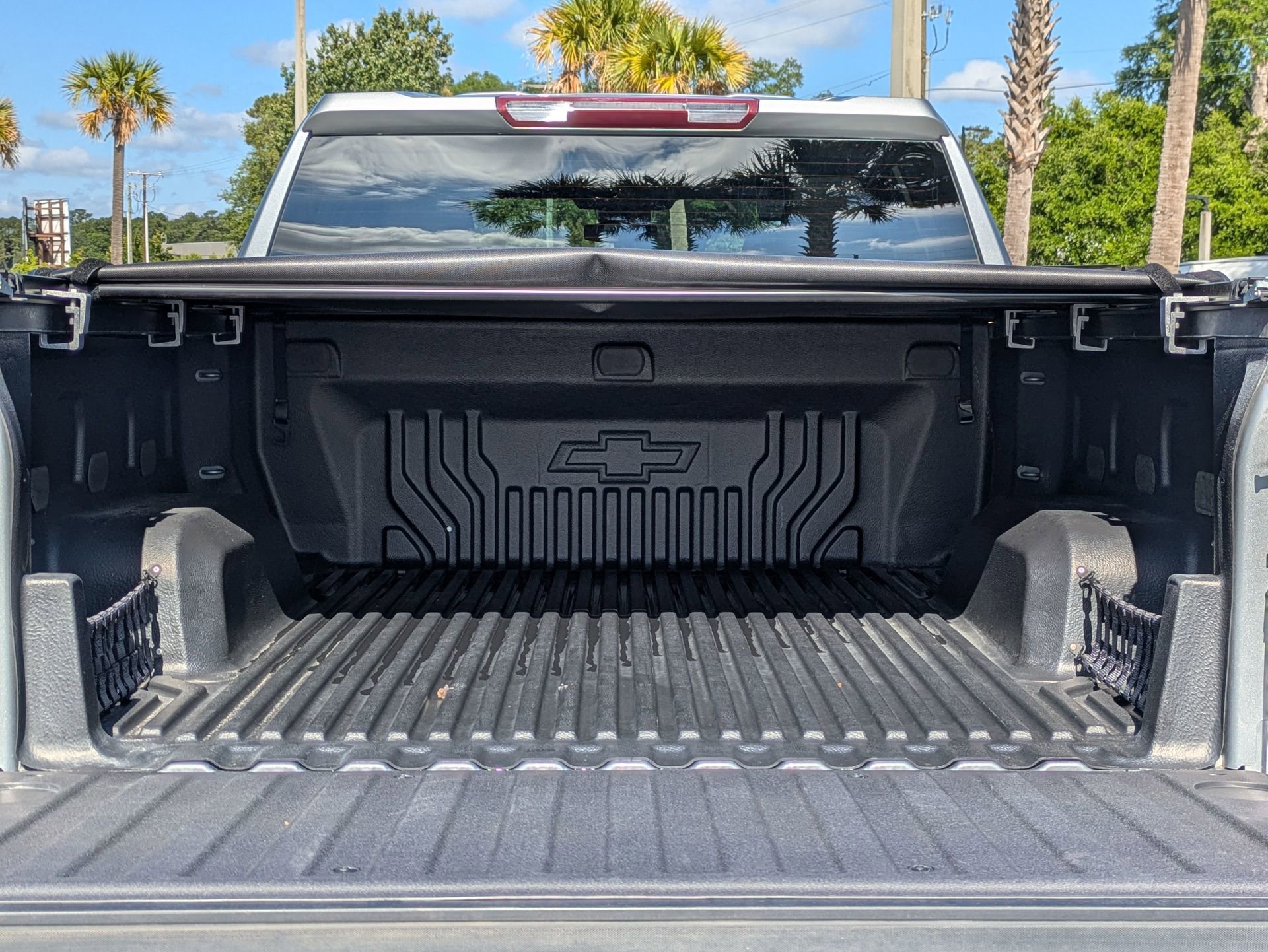Used 2023 Chevrolet Silverado 1500 LT AWD/4WD image 17
