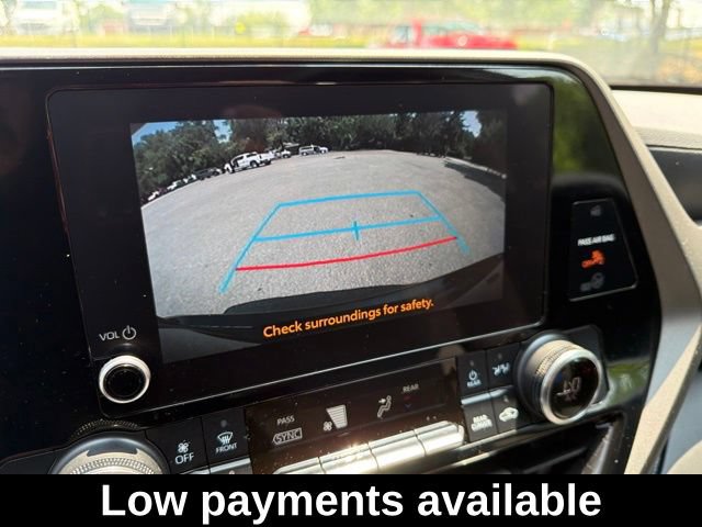 Used 2023 Toyota Highlander LE AWD/4WD image 31