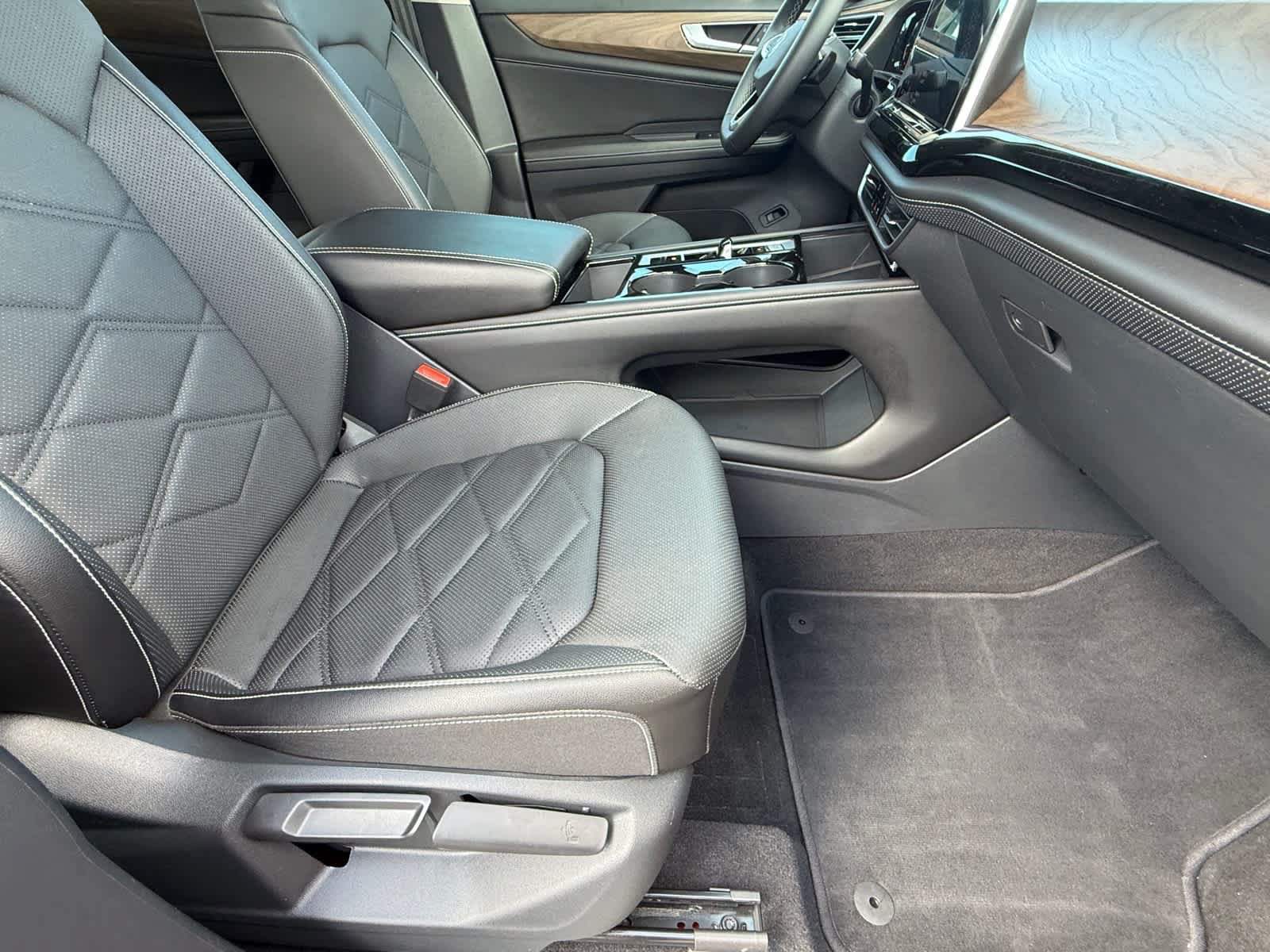 Used 2024 Volkswagen Atlas SE FWD image 10