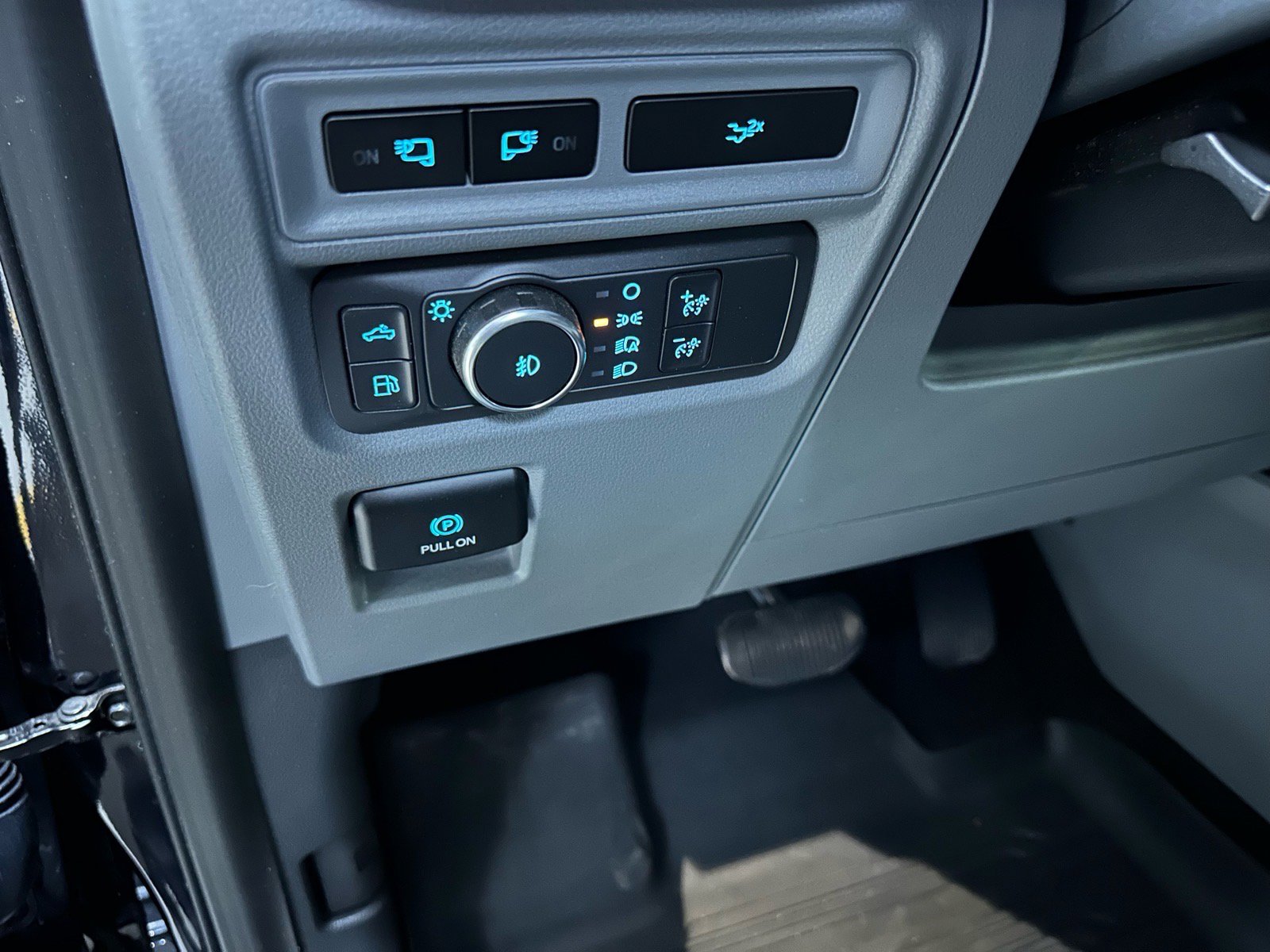 Certified 2023 Ford F150 XLT w/ Equipment Group 302A High RWD image 28