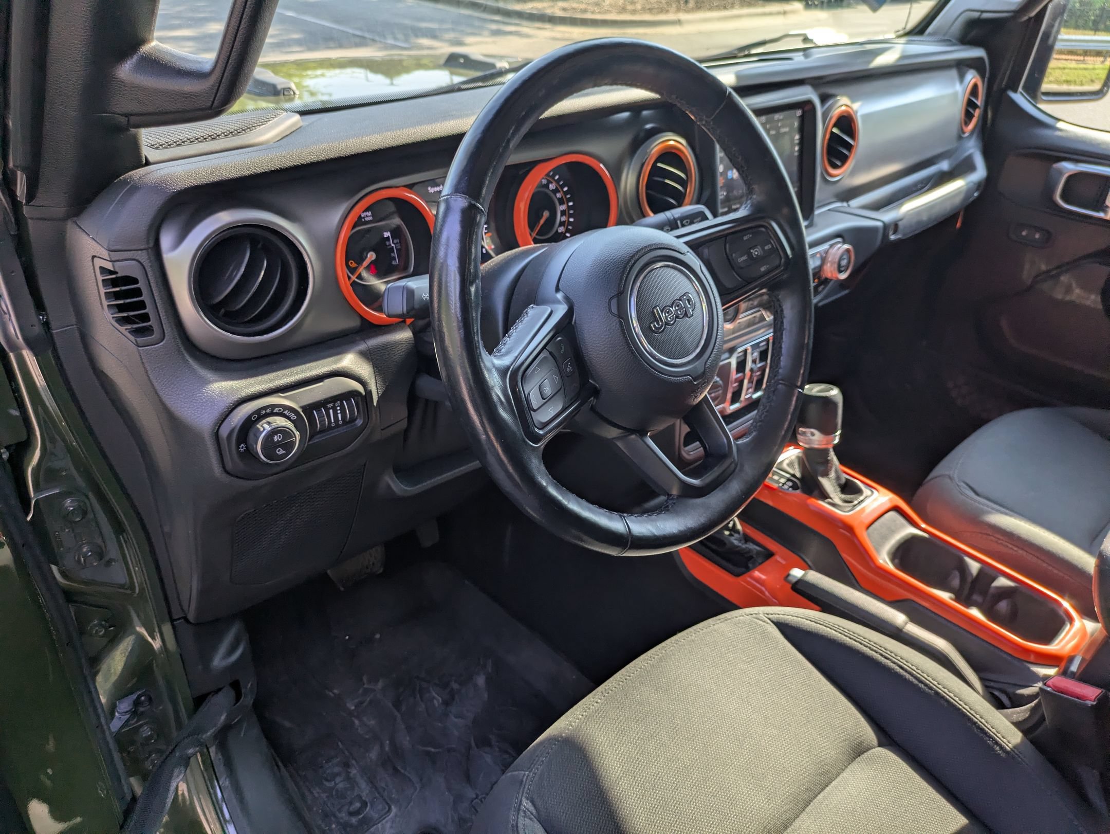 Used 2021 Jeep Gladiator Sport AWD/4WD image 14