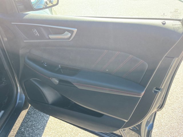Certified 2020 Ford Edge ST-Line w/ Cold Weather Package FWD image 29