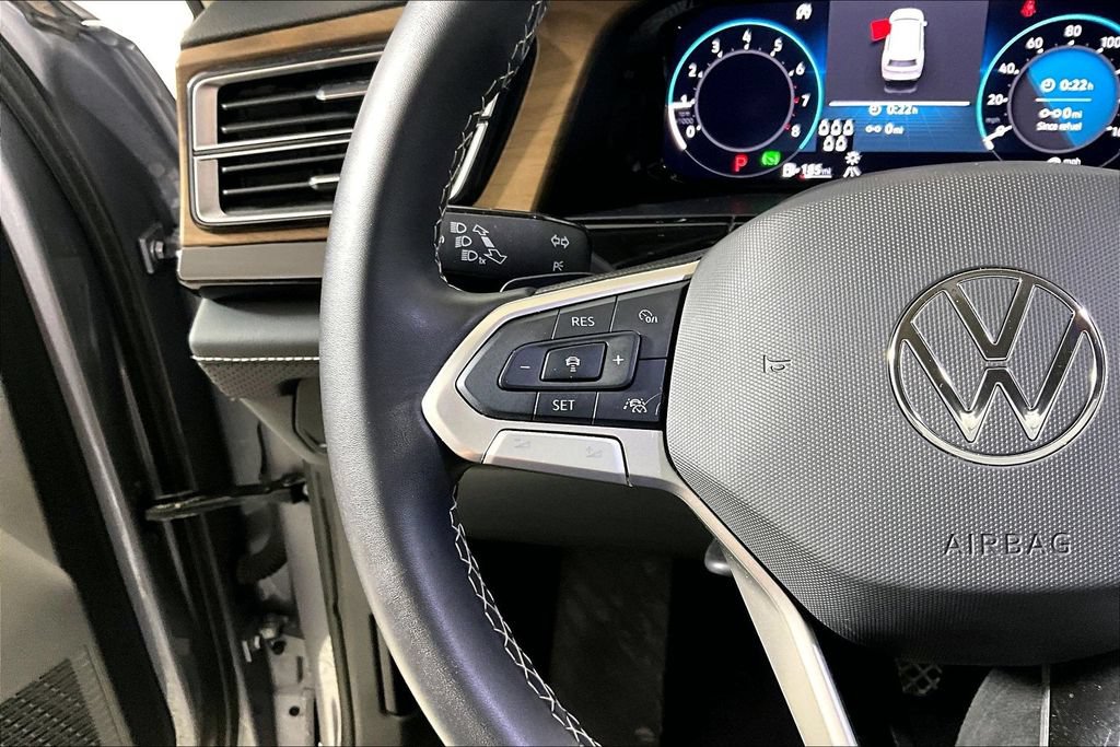 Used 2025 Volkswagen Atlas SE FWD image 14