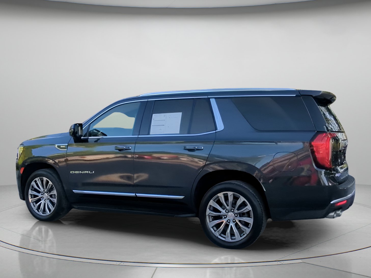Used 2021 GMC Yukon Denali RWD image 18