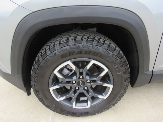 Used 2026 Chevrolet Equinox ACTIV w/ Safety and Technology Package AWD/4WD image 13
