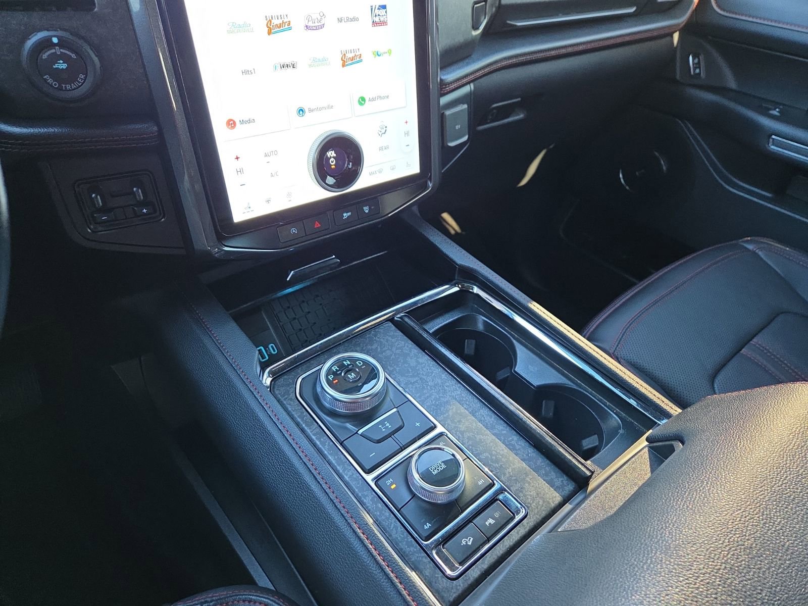 Certified 2024 Ford Expedition Limited image 25