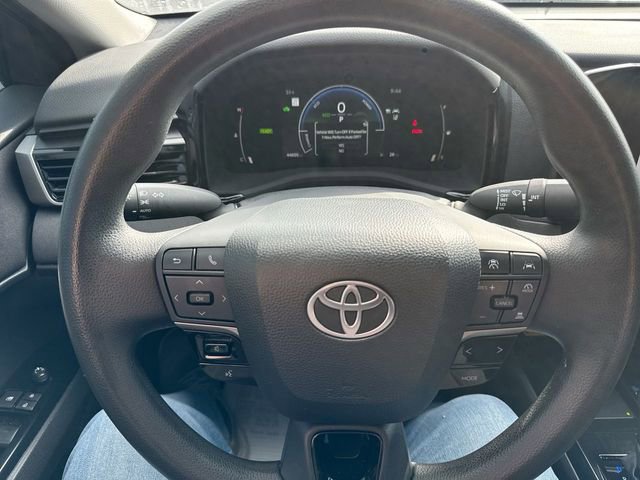 Used 2025 Toyota Camry LE image 14