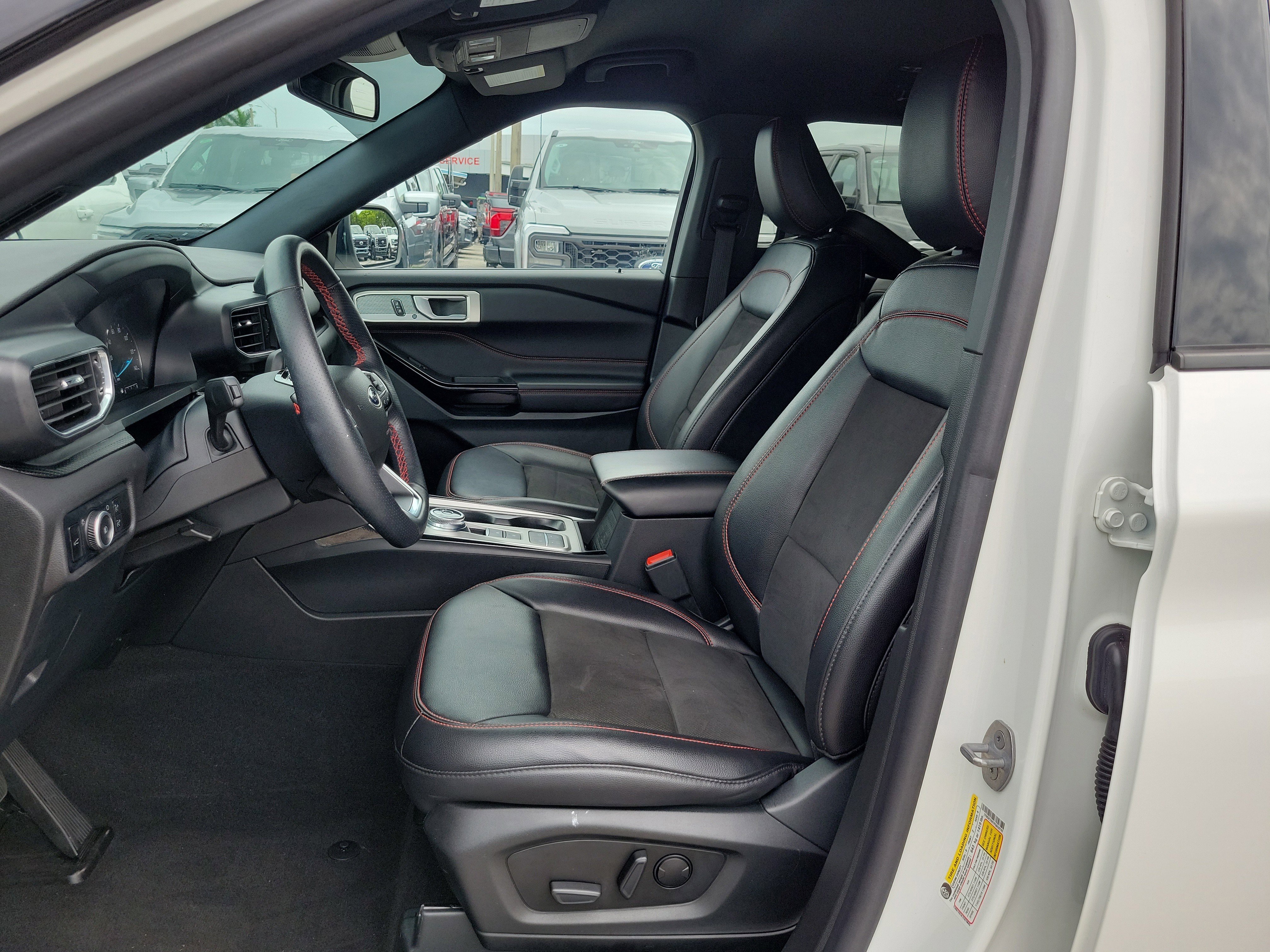 Certified 2023 Ford Explorer ST-Line w/ Class IV Trailer Tow Package RWD image 12