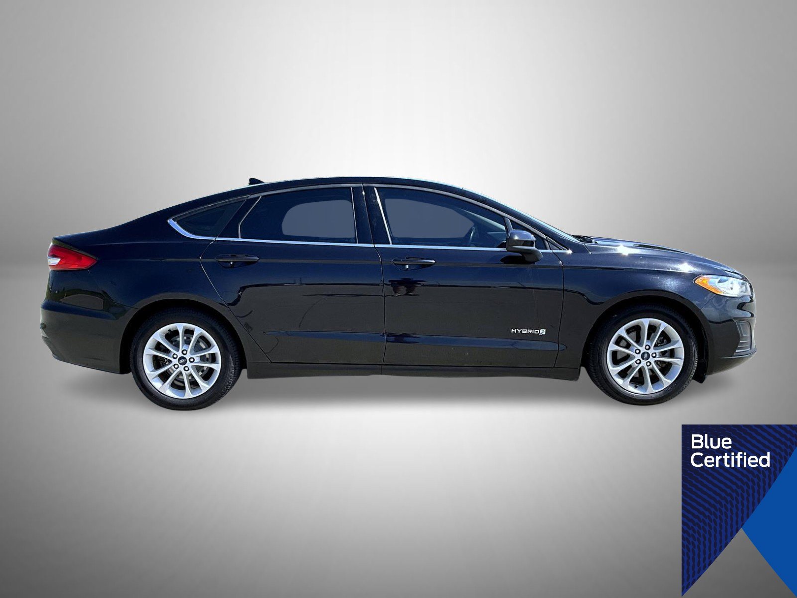 Certified 2019 Ford Fusion SE FWD image 4