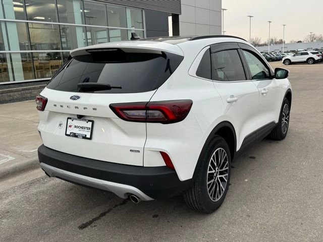 Certified 2025 Ford Escape SE image 3