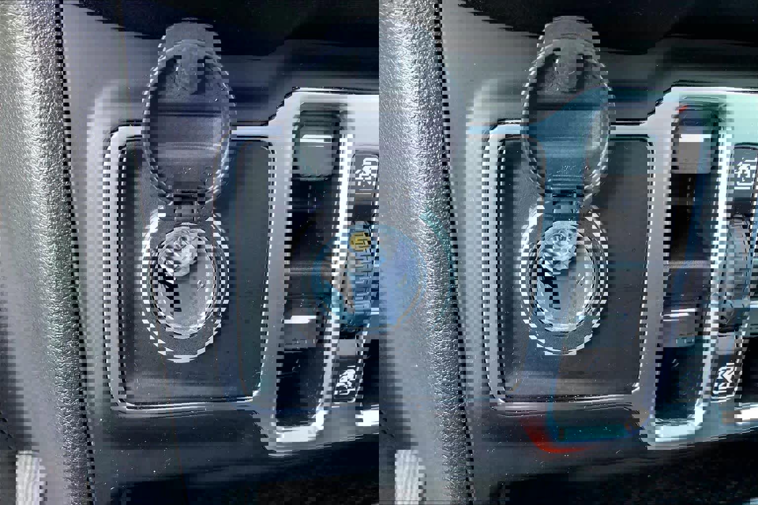 Used 2025 Jeep Wrangler Sport S image 30