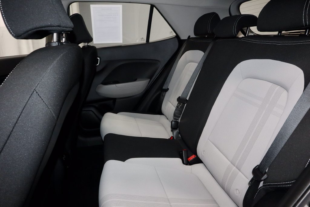 Used 2024 Hyundai Venue SEL FWD image 20