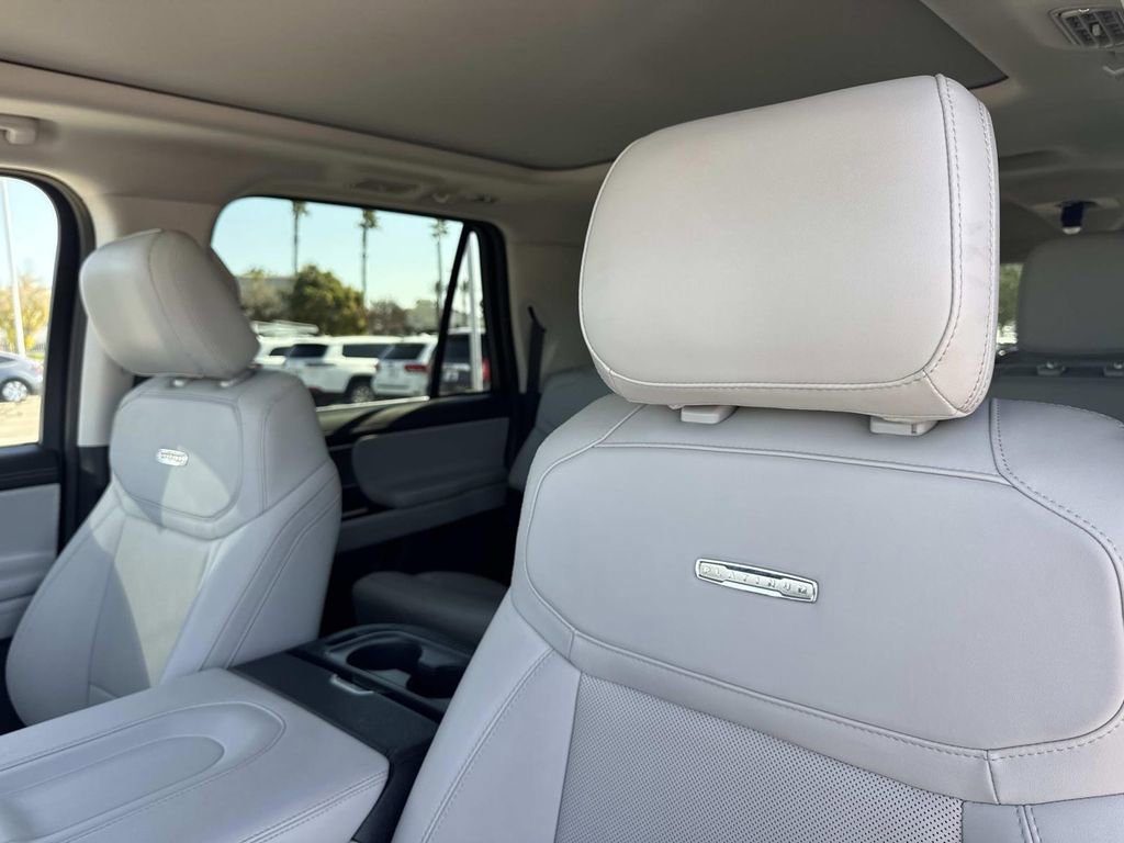 Certified 2025 Ford Expedition Max Platinum image 22