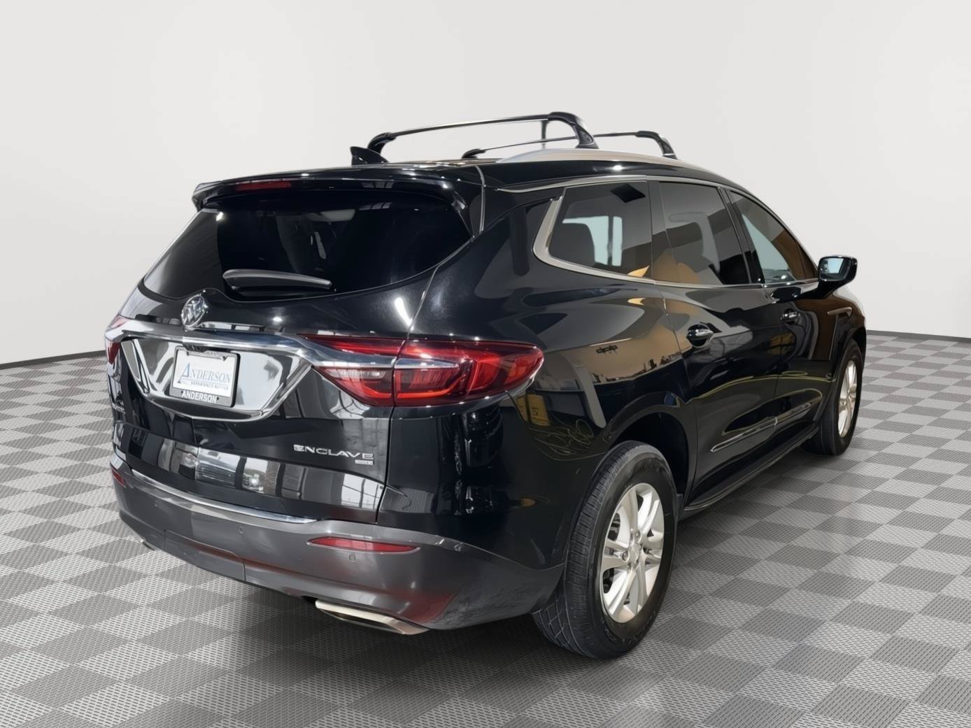 Used 2018 Buick Enclave Premium w/ LPO, Hit The Road Package AWD/4WD image 7