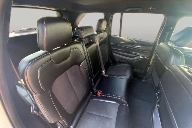 Used 2025 Jeep Grand Cherokee Altitude AWD/4WD image 20