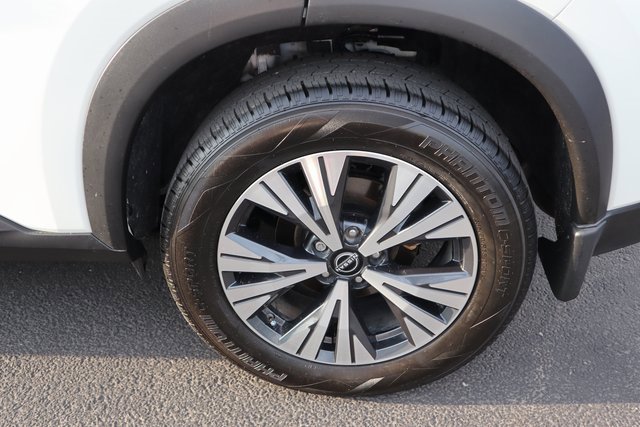 Used 2023 Nissan Rogue SV image 16