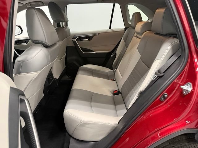 Used 2019 Toyota RAV4 XLE Premium FWD image 31