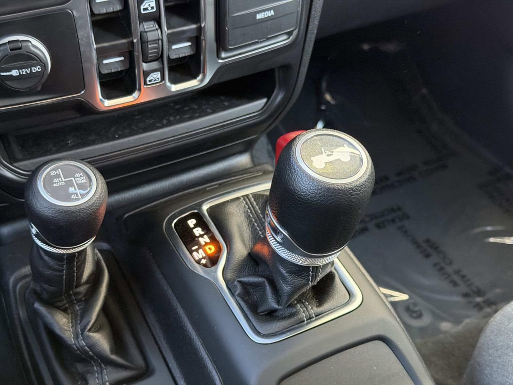 Used 2024 Jeep Wrangler Unlimited image 27