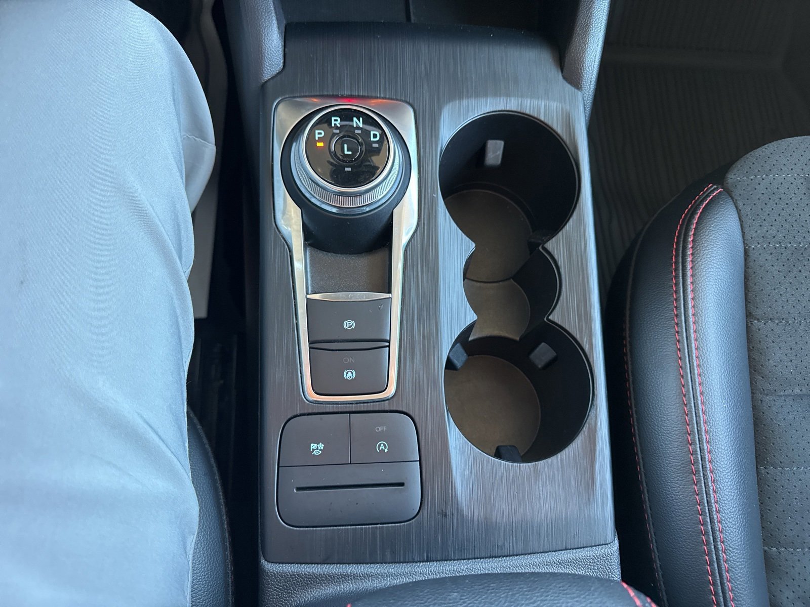 Certified 2022 Ford Escape SEL w/ SEL Stealth AWD Package image 35