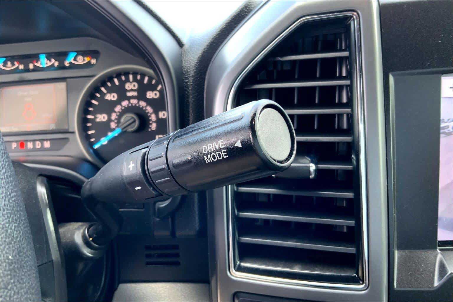 Certified 2019 Ford F150 XLT w/ Equipment Group 302A Luxury AWD/4WD image 32