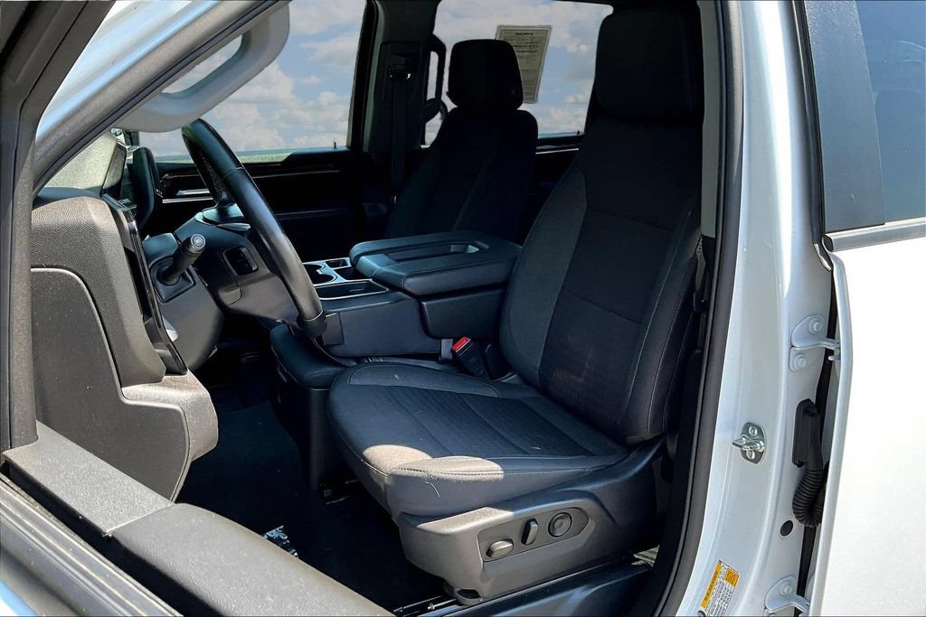 Used 2025 Chevrolet Silverado 2500 LT w/ Convenience Package AWD/4WD image 24