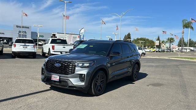 Certified 2025 Ford Explorer ST-Line w/ Premium Package RWD image 8