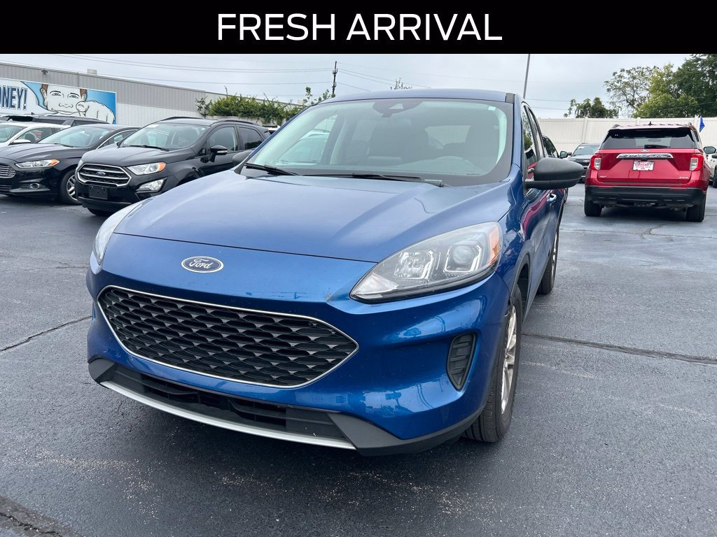 Certified 2022 Ford Escape SE FWD image 2