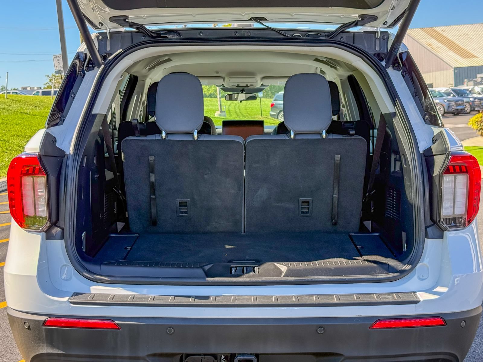 Certified 2025 Ford Explorer Active AWD/4WD image 13