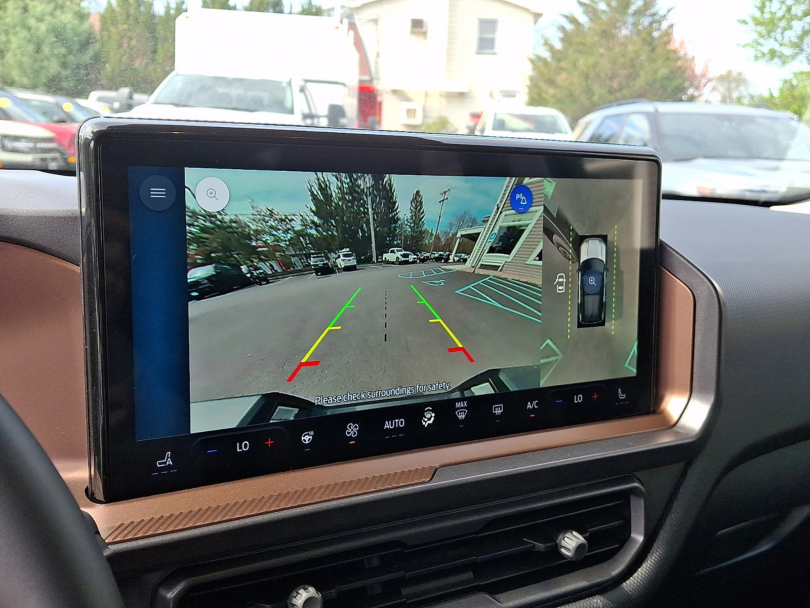 Certified 2025 Ford Bronco Sport Outer Banks w/ Outer Banks Tech Package+ AWD/4WD image 19