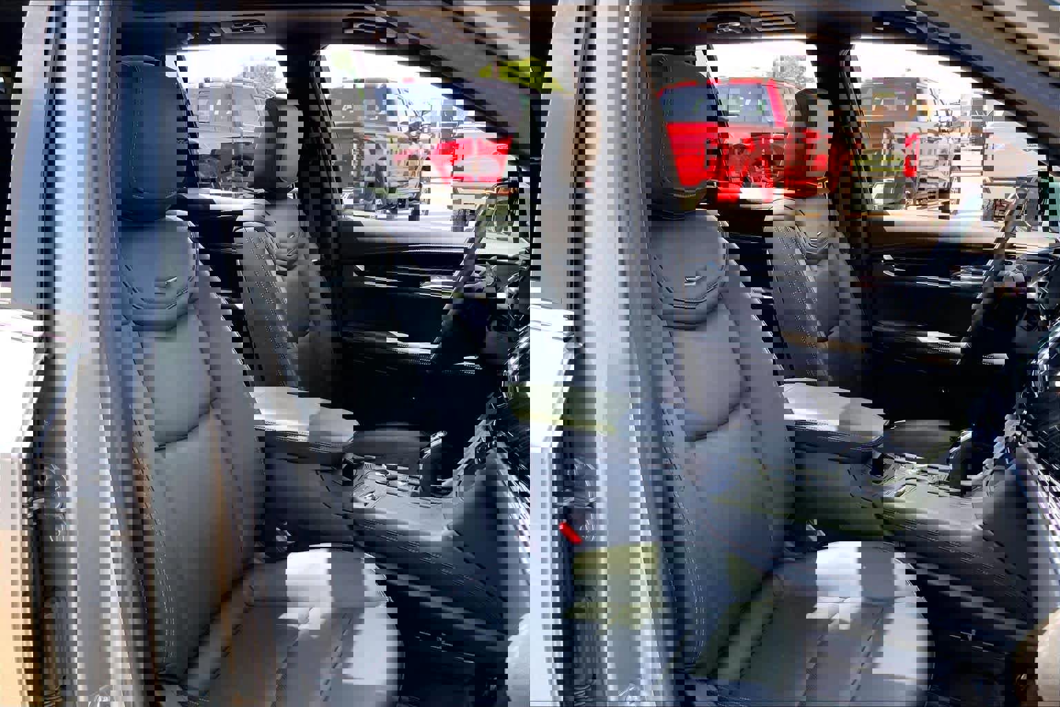 Used 2025 Cadillac XT6 Premium Luxury AWD/4WD image 11