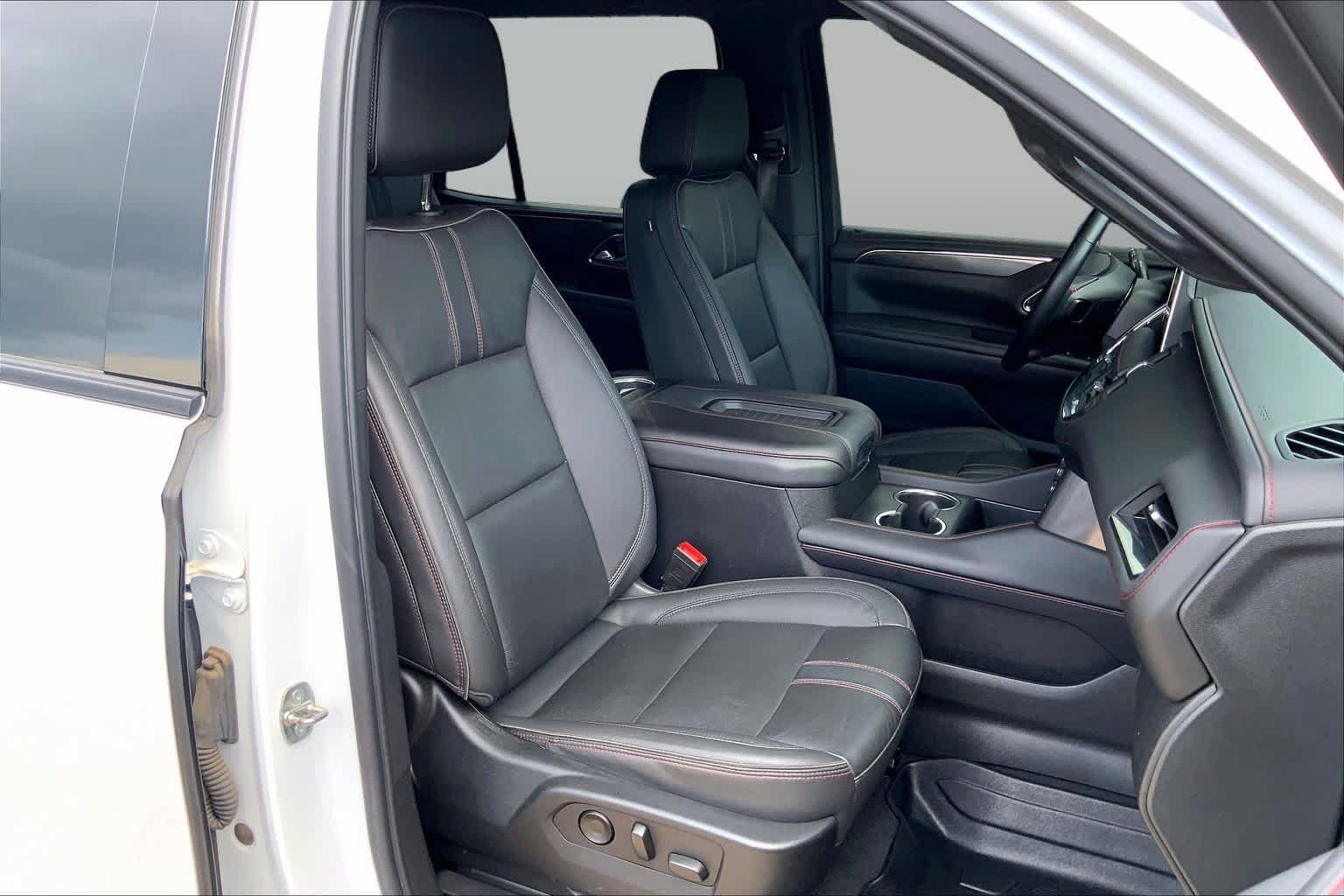 Used 2022 Chevrolet Tahoe RST w/ Luxury Package RWD image 9