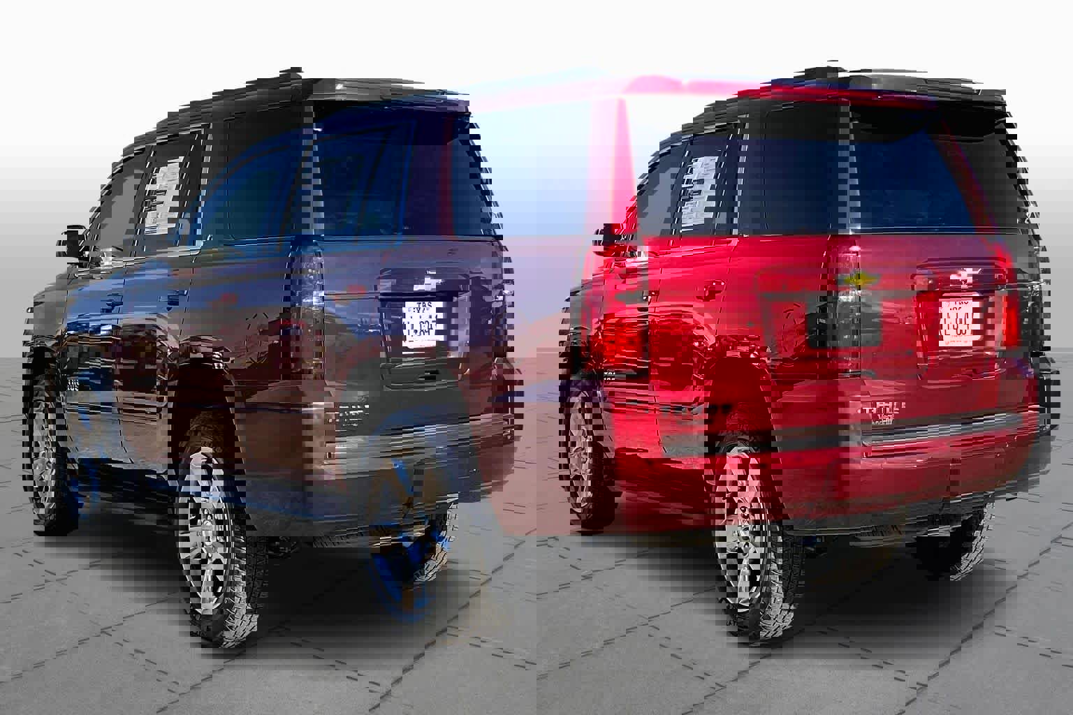 Used 2018 Chevrolet Tahoe LT image 2