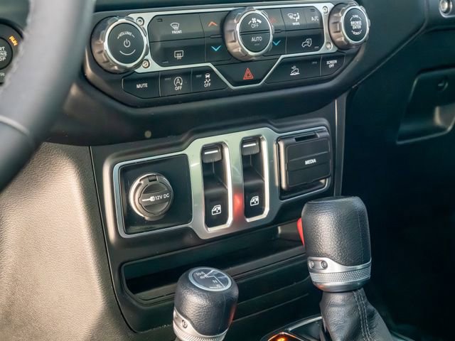 Used 2023 Jeep Wrangler Sport image 21