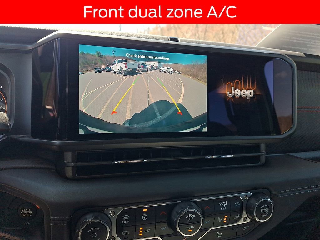Used 2025 Jeep Wrangler Unlimited Rubicon w/ Safety Group AWD/4WD image 17
