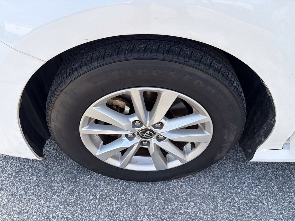 Used 2025 Toyota Camry LE FWD image 28