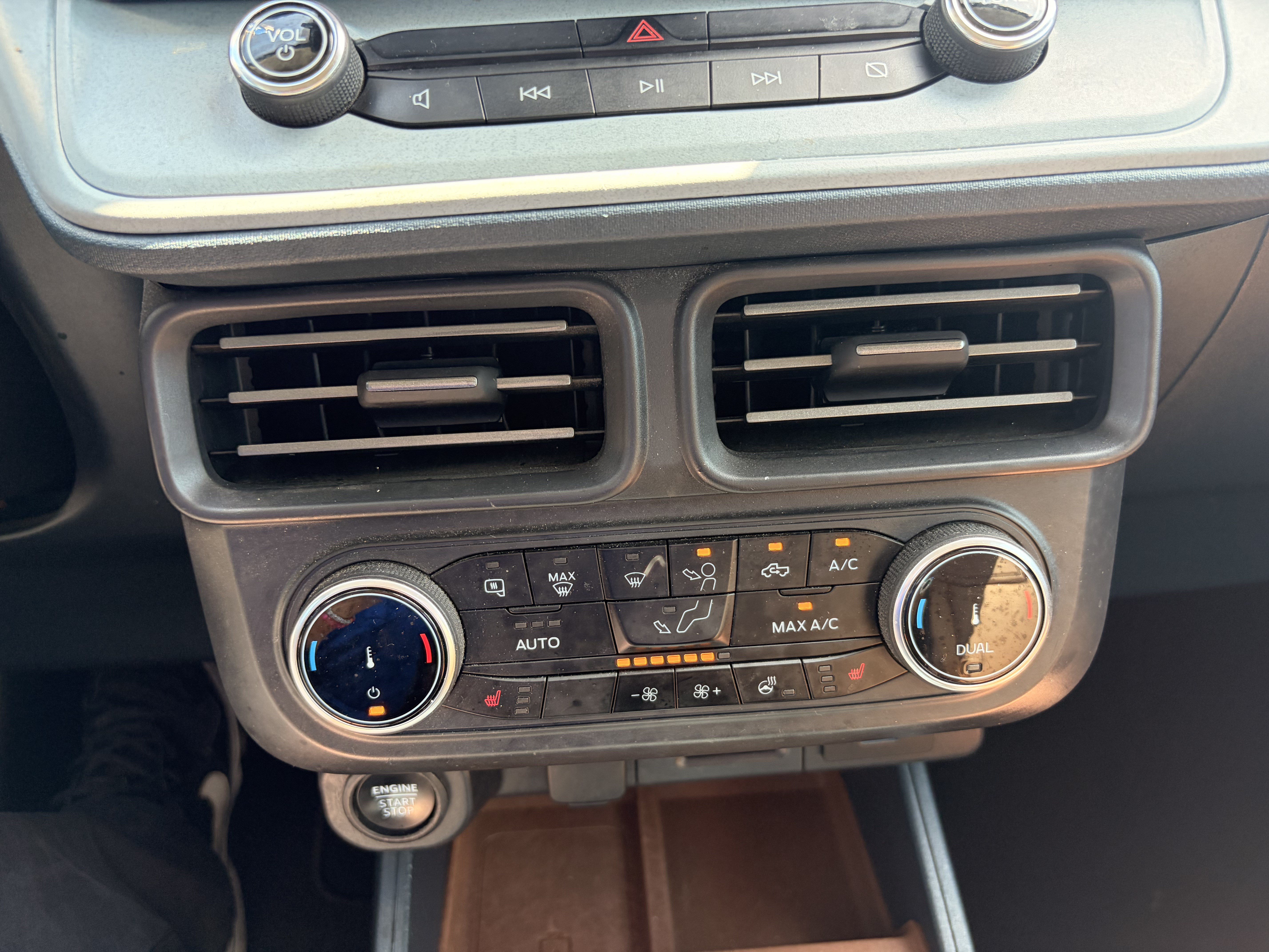 Certified 2024 Ford Maverick Lariat FWD image 18